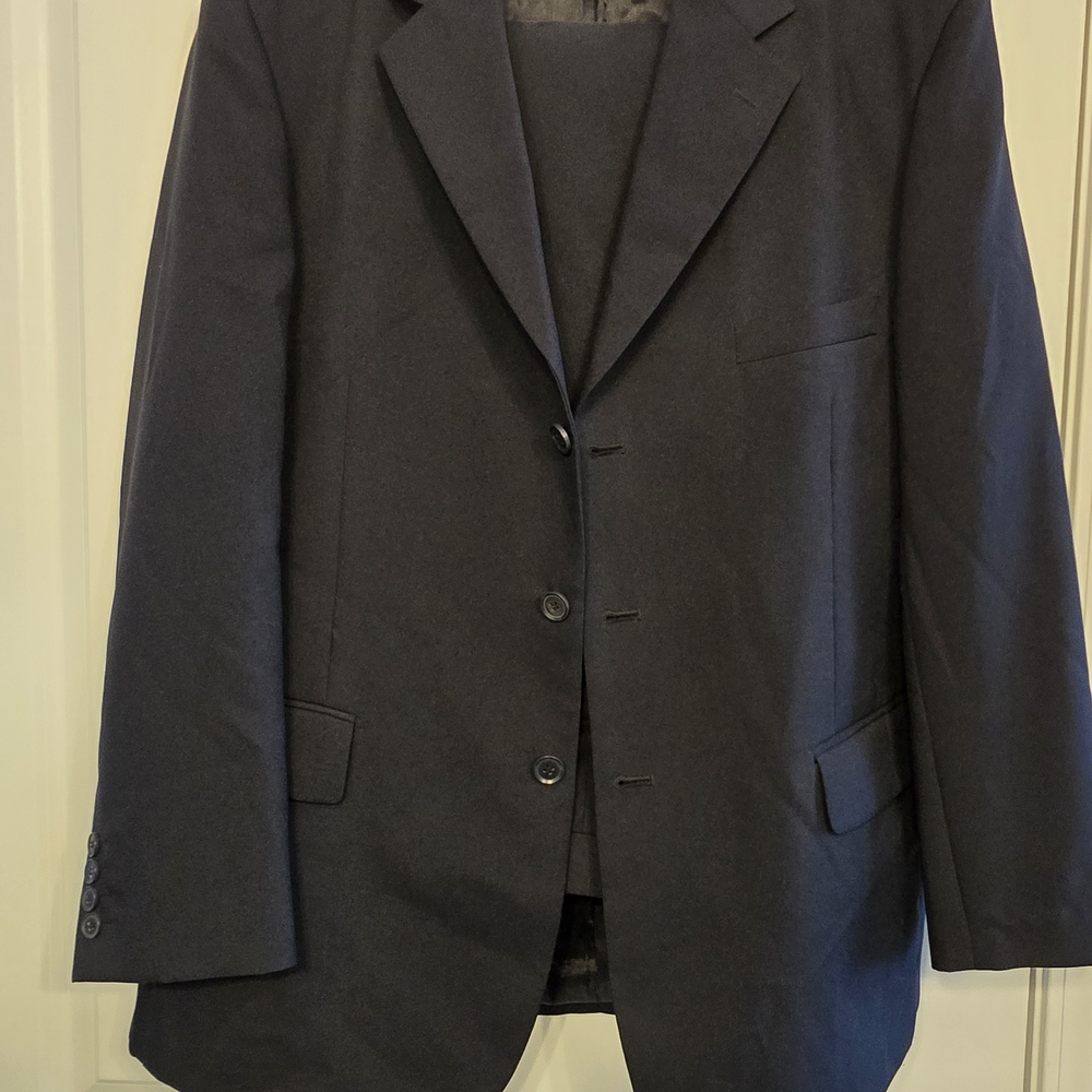 Mens Vittorio St Angelo navy suit jacket 46R/pants 40R